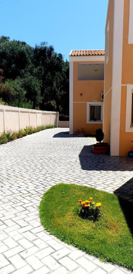 Reiki Apartments Ereikoussa Esterno foto